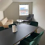 3 Vaerelses Taet Faergen Hirtshals